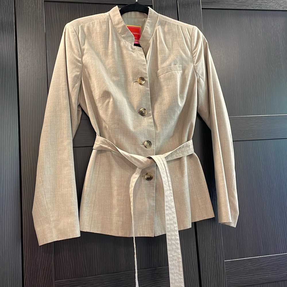 Gorgeous Blazer, Tailored Look And Feel, So Well Made, Perfect For Business